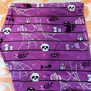 LuLaRoe Purple Halloween Themed Leggings TC2